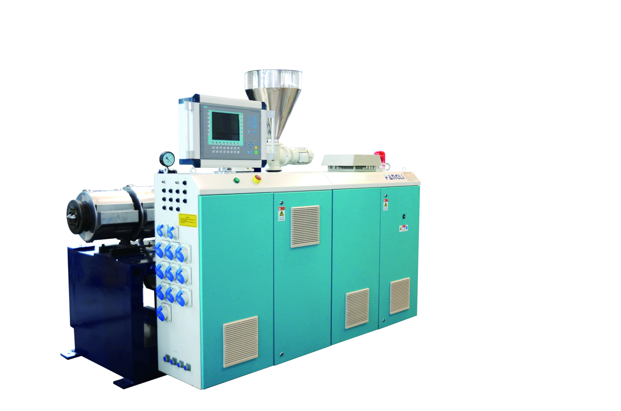Extruder din plastic conic cu două șuruburi